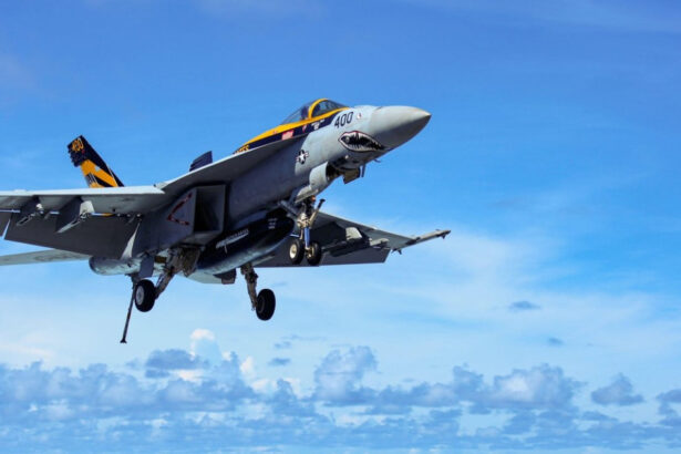 sua au pierdut un avion de 60 de milioane de dolari pe mare dupa ce a cazut peste bord de pe un portavion cum s a petrecut incidentul 68106feb880ab