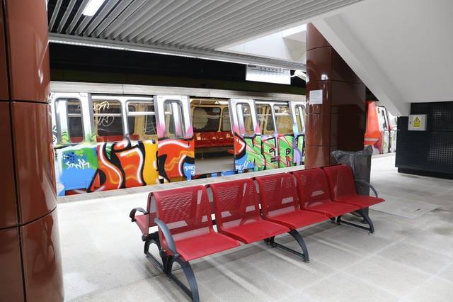 trenurile vechi de pe magistrala 4 de metrou gara de nord straulesti vor fi inlocuite cu altele noi achizitie de 1 miliard lei 680175becde31