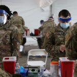 trump ii va despagubi pe militarii sua concediati pentru ca au refuzat sa se vaccineze impotriva covid 19 67f60ee9662b3
