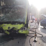 un autoturism si un autocar s au ciocnit in sinaia masina fiind cuprinsa de flacari a fost chemat un elicopter smurd 67f158739c90f