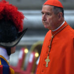 un cardinal american acuzat ca a acoperit abuzuri sexuale ale clerului va ajuta la inchiderea sicriului papei francisc 680b5e7d11083