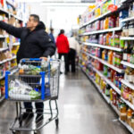 un miliardar american indeamna populatia sa faca provizii de consumabile dupa anuntul lui trump pasta de dinti sapun orice 67eeab7218765