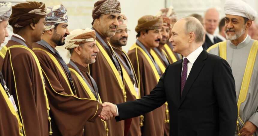 un oficial strain care l a vizitat pe putin a vrut sa intre cu un pumnal la kremlin 6808aa734c2fb