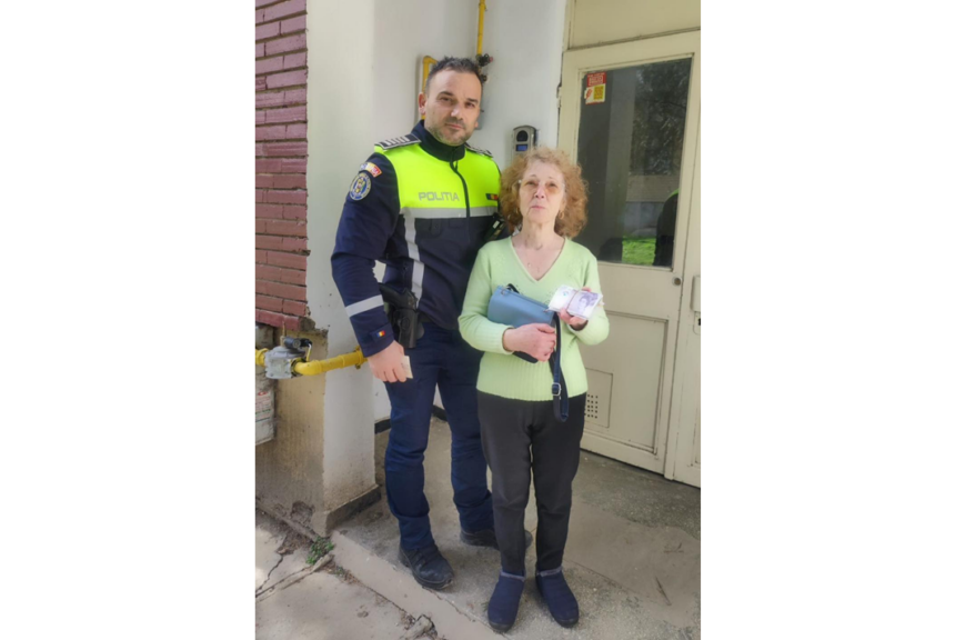 un politist din constanta a salvat sarbatorile unei femei care si a uitat geanta cu bani in autobuz 67ffa22a4cdef