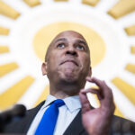 un senator american vorbeste de 14 ore la tribuna in semn de protest fata de politicile lui trump a provocat atatea pagube 67ec0b69665d0