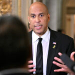 un senator democrat l a criticat pe trump timp de 25 de ore intr un discurs record in senatul sua 67ecfe3b73596