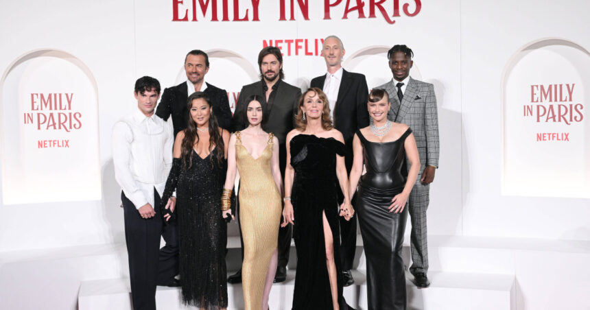 unul dintre cei mai indragiti actori din emily in paris revine pentru sezonul 5 in ciuda criticilor sale la adresa serialului 68079fc5211b1