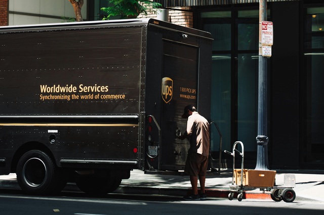 ups concediaza 20 000 de angajati gm amana apelul pentru investitori pe fondul haosului economic generat de tarifele impuse de trump 6811bbc4ac202