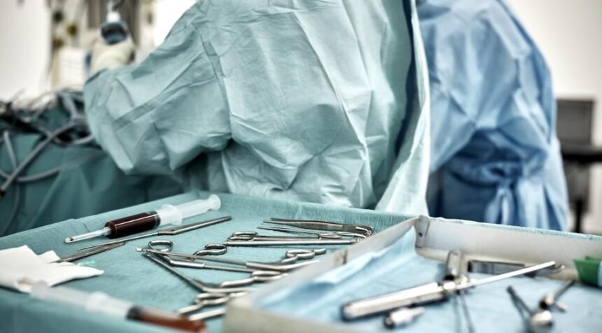 verdict final in cazul unui recidivist care a furat portofelul unui cunoscut medic si i a folosit cardurile in timp ce acesta se afla in sala de operatii 680174fd2548c