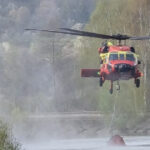 video a treia zi in care elicopterul black hawk intervine ca sa stinga incendiul de padure din arges din ce cauza a luat foc vegetatia 6804dc0c3bbf0