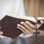 video am acceptat chemarea asta misionarii faptelor bune povestea oamenilor care strabat mii de kilometri pentru a schimba destine 6809d553ab0ce