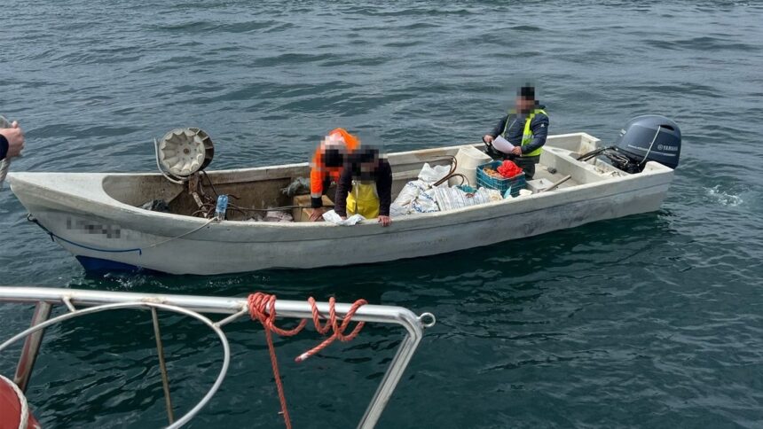 video ambarcatiune cu peste 350 de kilograme de peste capturat ilegal la bord depistata de politistii de frontiera constanteni 67f642a659062