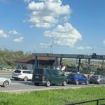 video atentie trafic infernal pe a2 autostrada soarelui soferii merg spre bucuresti bara la bara blocaje la statia de taxare 6806522a3bec3
