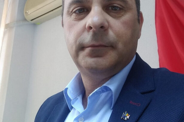 video directorul dsvsa tulcea prins luand mita si cand arunca in wc parte din bani procurorii au spart toaleta ca sa recupereze banii 6800ef8116505