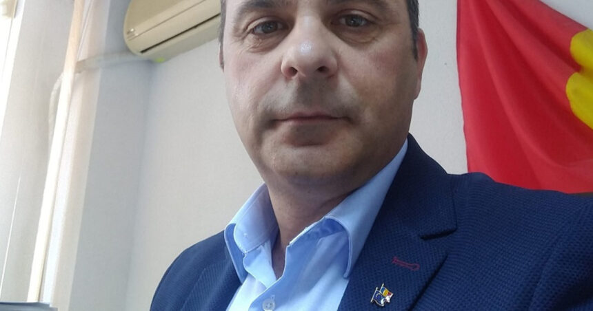 video directorul dsvsa tulcea prins luand mita si cand arunca in wc parte din bani procurorii au spart toaleta ca sa recupereze banii 6800ef8116505