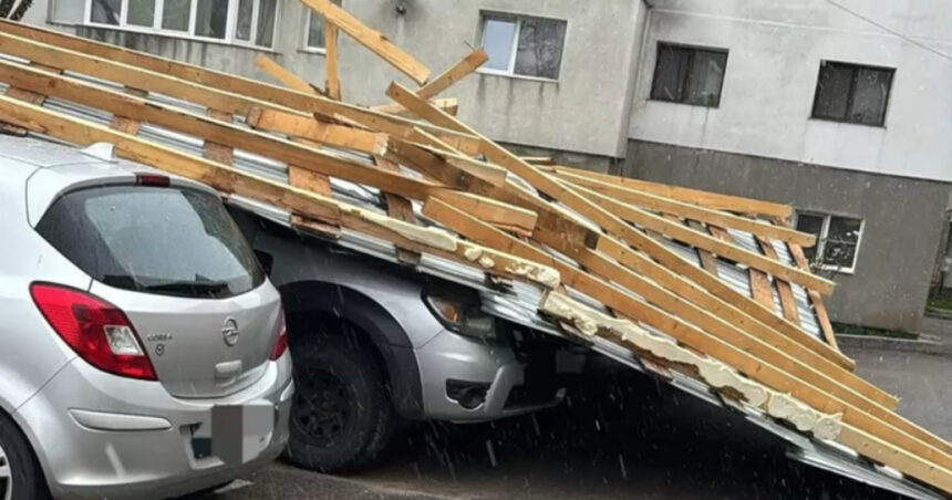 video furtuna puternica in bacau neamt si iasi acoperisuri smulse de vant copaci cazuti peste masini 67f7c22859b1b