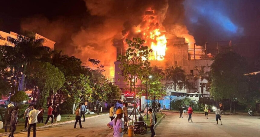 video incendiu intr un hotel din nord estul indiei cel putin 14 morti printre care si doi copii 6811cbf316398