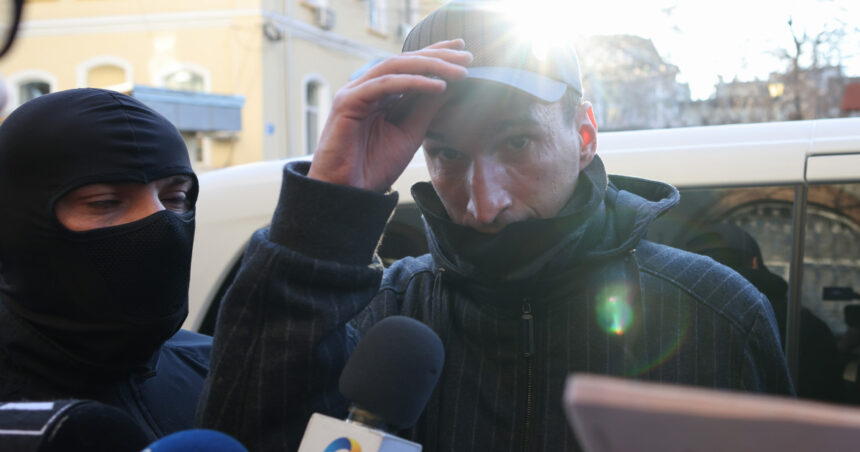 Instanța judecă astăzi contestația lui Bogdan Peșchir, finanțatorul campaniei lui Călin Georgescu, la arestul preventiv. 1 video instanta judeca astazi contestatia lui bogdan peschir finantatorul campaniei lui calin georgescu la arestul preventiv 67ecd7cf7755e