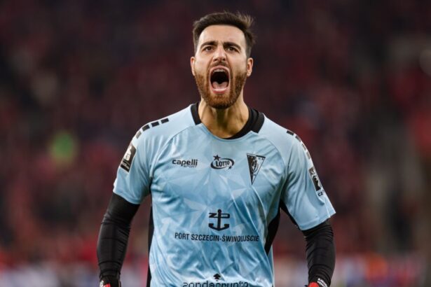 video meci nebun pentru valentin cojocaru in polonia a aparat penalty ul unui moldovean si echipa sa a marcat pe banda rulanta 67ec31edc94d4
