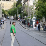 video moment emotionant in israel zece minute de reculegere nationala in memoria victimelor holocaustului 680a025daf72d