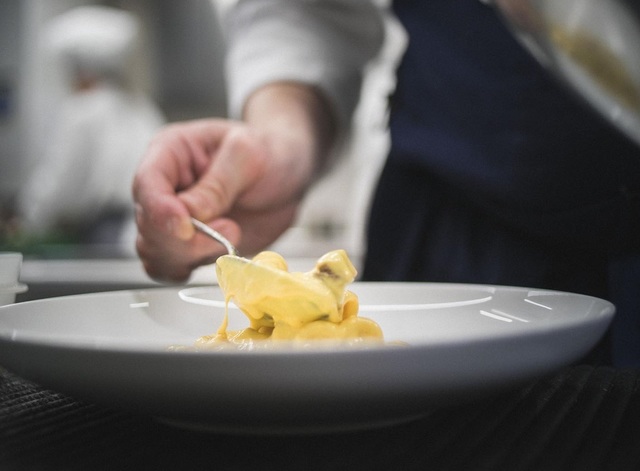 video oferta la roma 1 000 euro plus transport si cazare la hotel pentru a testa meniul unui restaurant cu o stea michelin 67f3abde61594