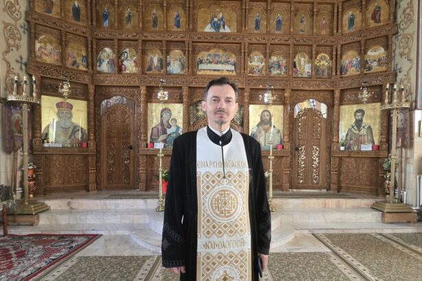 video preotul jean ion de la biserica sfantul ierarh vasile cel mare mesaj de paste pentru credinciosi bucurati va fratilor de aceasta zi a invierii iar pacea domnului sa fie cu voi toti 6804f62238782