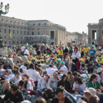 video prima slujba de duminica fara papa francisc cum arata piata sfantul petru la o zi dupa inmormantarea suveranului pontif 680dfa75ae131