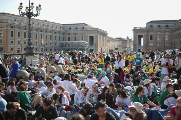 video prima slujba de duminica fara papa francisc cum arata piata sfantul petru la o zi dupa inmormantarea suveranului pontif 680dfa75ae131