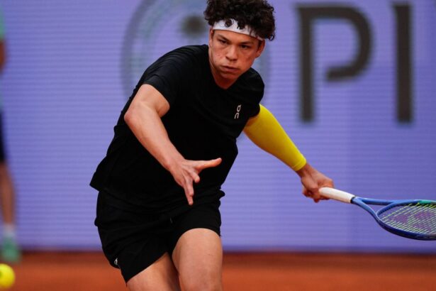 video un american 13 atp a provocat daune la madrid cand a vazut ca urmeaza sa piarda ce fapta a comis 680f83f10f011