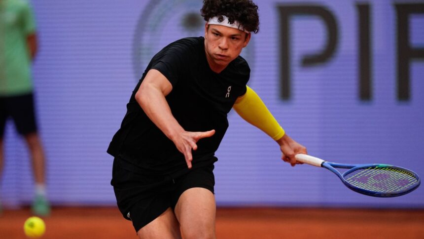 video un american 13 atp a provocat daune la madrid cand a vazut ca urmeaza sa piarda ce fapta a comis 680f83f10f011