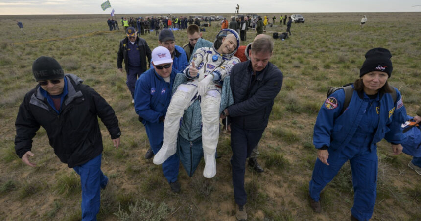 Cel mai vârstnic astronaut american în activitate a revenit pe Terra, după o misiune la bordul ISS, în ziua în care a împlinit 70 de ani. 1 videofoto cel mai varstnic astronaut american in activitate a revenit pe terra dupa o misiune la bordul iss in ziua cand a implinit 70 de ani 6804d5718526b