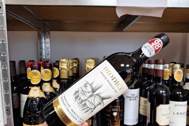 vinul zilei un rosu complex cu note de fructe negre coapte ciocolata amaruie mirodenii dulci tuse florale si note discrete de tutun vanilie si cacao de asociat cu fripturi paste trufe branze 67f36cb8cc811