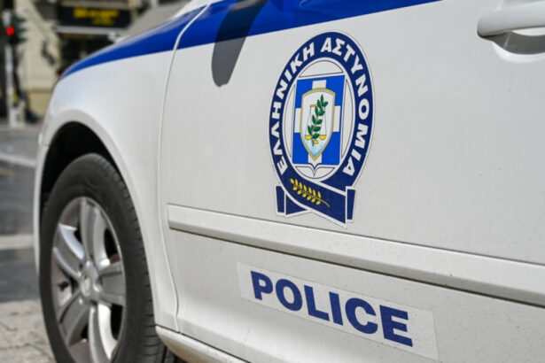 violente in atena 70 de persoane au fost arestate dupa ce au atacat o sectie de politie 67fb86561671f
