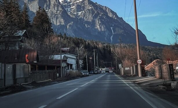 a fost votat regulamentul vignetei de brasov permisele de libera trecere pe mai multe drumuri judetene vor intra in vigoare de la 1 ianuarie 2026 68399612e8fe3