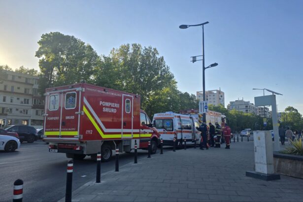 accident grav aproape de city park doua victime au fost prinse intre fiarele masinilor intervin salvatorii smurd 6828a73ae7855