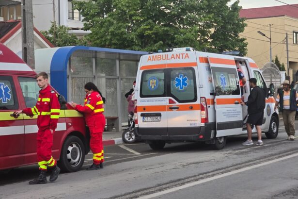 accident rutier intre un scuter si un autoturism pe o strada din navodari 6818e01a55c44