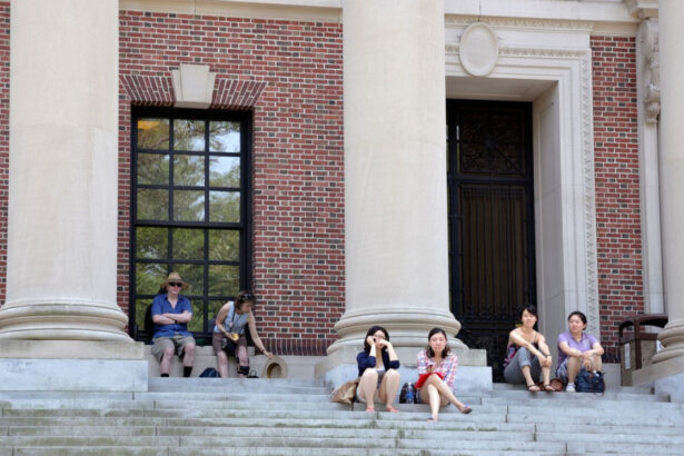 administratia trump interzice universitatii harvard sa mai primeasca studenti straini 682f7a03de4ba