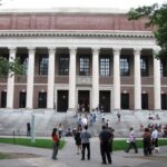 administratia trump retrage inca 450 de milioane de dolari din granturile universitatii harvard 68245b0a4158c