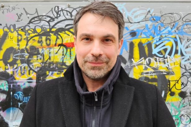 alexandru papadopol a semnat cu pro tv in ce productie apare actorul cei care vor vedea se vor amuza 682210bd67f57