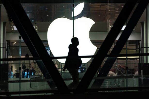 analistii se indoiesc ca amenintarile lui trump vor aduce productia de iphone in sua costurile ar fi uriase iar logistica imposibila 683182c0dfe55