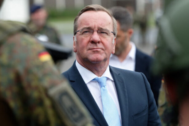 boris pistorius ministrul german al apararii va face parte si din noul executiv de la berlin condus de friedrich merz 681889f29e3b0