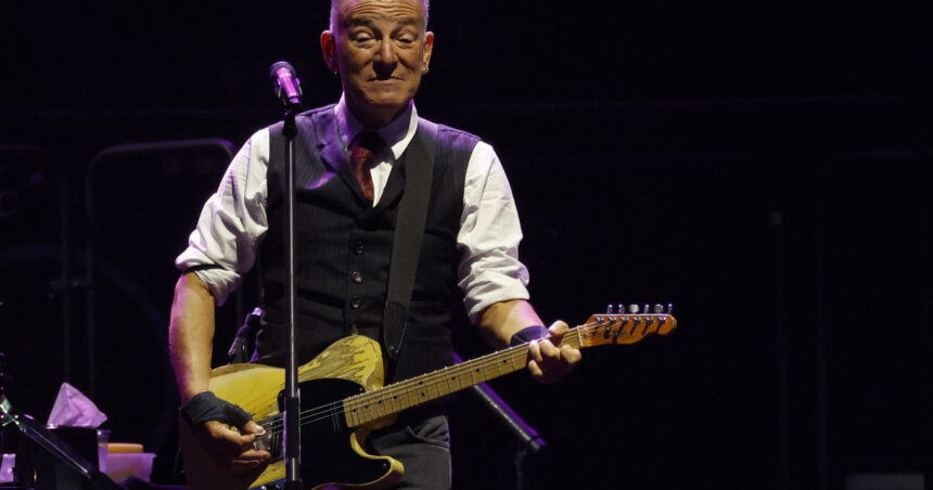 bruce springsteen america pe care o iubesc se afla in mainile unei administratii corupte incompetente si tradatoare 68258917ac5b4