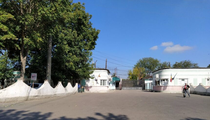 conducerea penitenciarului poarta alba insista sa recupereze o gaura din casierie pusa pe seama fostului director economic desi nu i a putut dovedi vinovatia 681401ea87392