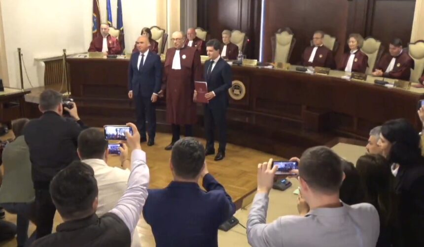 curtea constitutionala in sedinta solemna i a validat mandatul presedintelui nicusor dan urmeaza un nou capitol in istoria romaniei video 682f0742dffb2