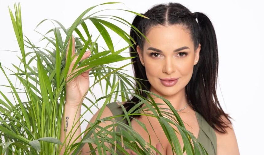 deea maxer mesaj pentru persoanele care nu o plac spun ce gandesc cum crede ca se va descurca la tempting fortune romania exclusiv 681e03a87c984