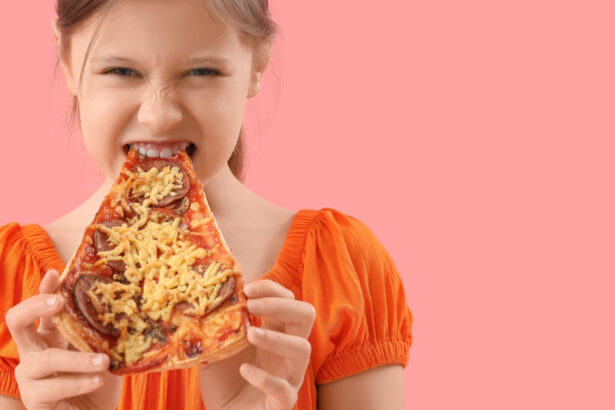 doar cinci minute de reclama la junk food determina copiii sa manance mai mult 6820d1dd4b6aa