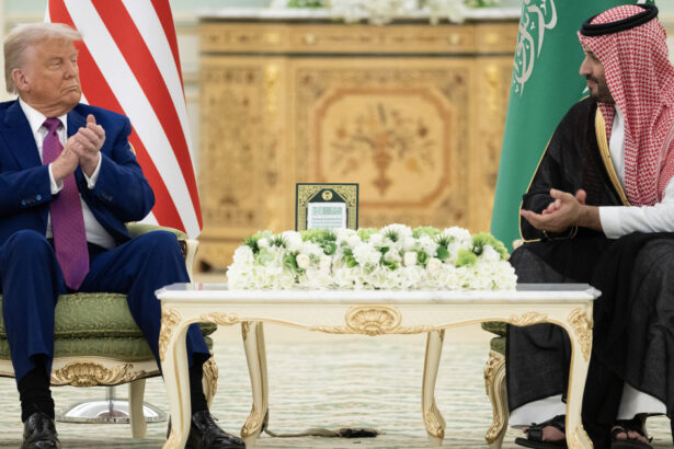 donald trump a semnat cel mai mare acord de aparare din istorie cu riadul turneu de forta al liderului sua in orientul mijlociu 682374dc1f6fe