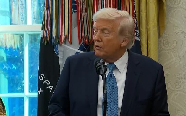 donald trump anunta ca incheie cu marea britanie primul sau acord pentru reducerea tarifelor vamale 681cc9ab6ea7e
