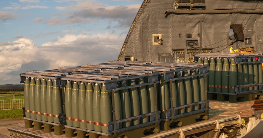 Dronele ucrainene au atacat un depozit de muniţie din Crimeea ocupată de Rusia. 1 drone ucrainene au lovit un depozit de munitie din crimeea ocupata de rusia 682874f128540