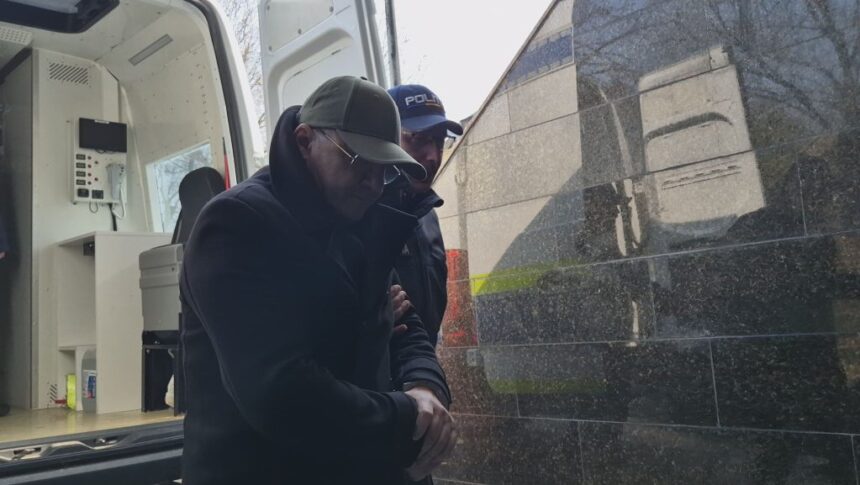 fostul manager al spitalului din cernavoda acuzat de luare de mita pus in libertate de tribunal si mentinut dupa gratii de instanta superioara 6833b08018499